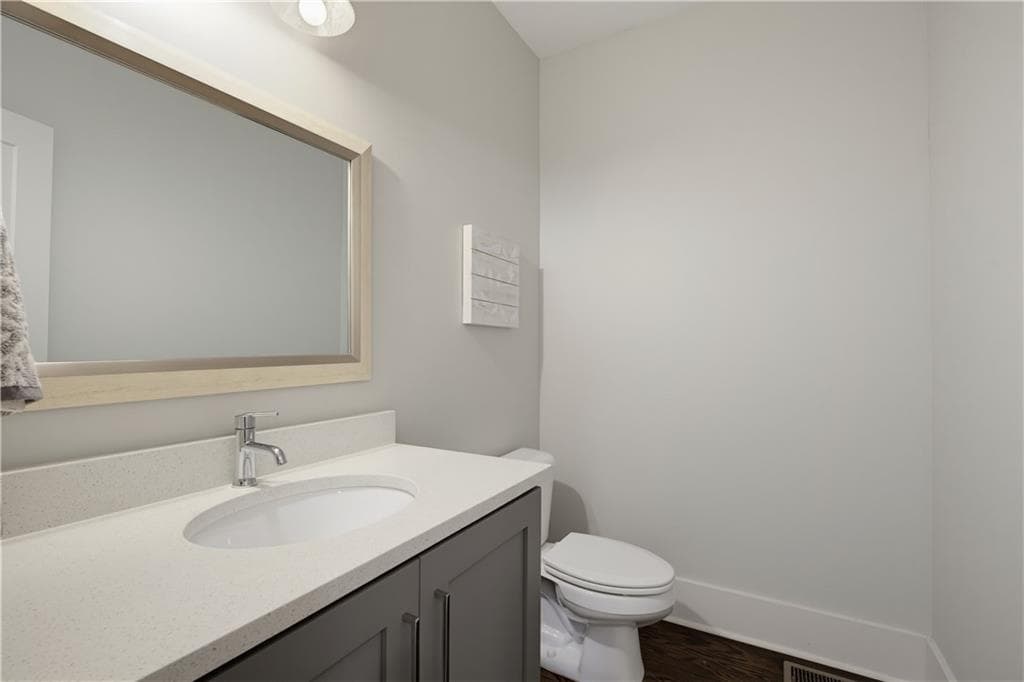 5 bedroom, 5 bathroom, 4,525 sq ft single family residence for sale at 1090 Mendell Circle, Atlanta, GA 30319 — photo 6