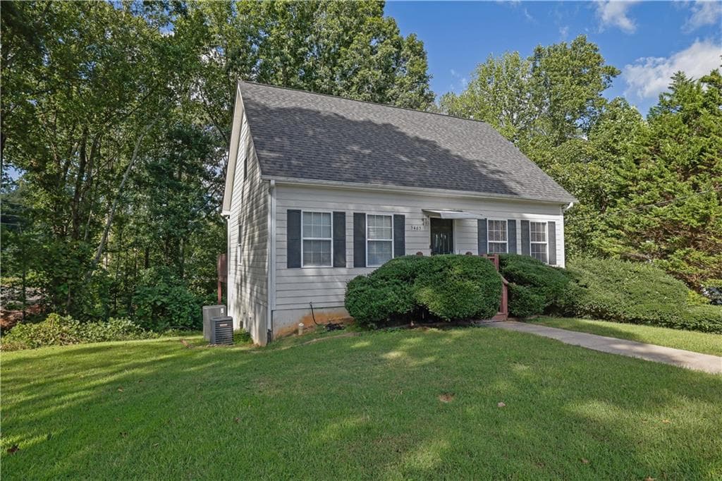 3 bedroom, 2 bathroom, 1,360 sq ft single family residence for sale at 5465 Mashburn Drive, Cumming, GA 30041 — photo 2