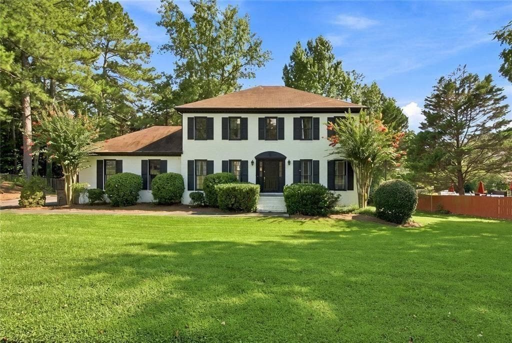 5 bedroom, 3 bathroom, 3,132 sq ft single family residence for sale at 1494 Oak Springs Drive, Marietta, GA 30066 — photo 2