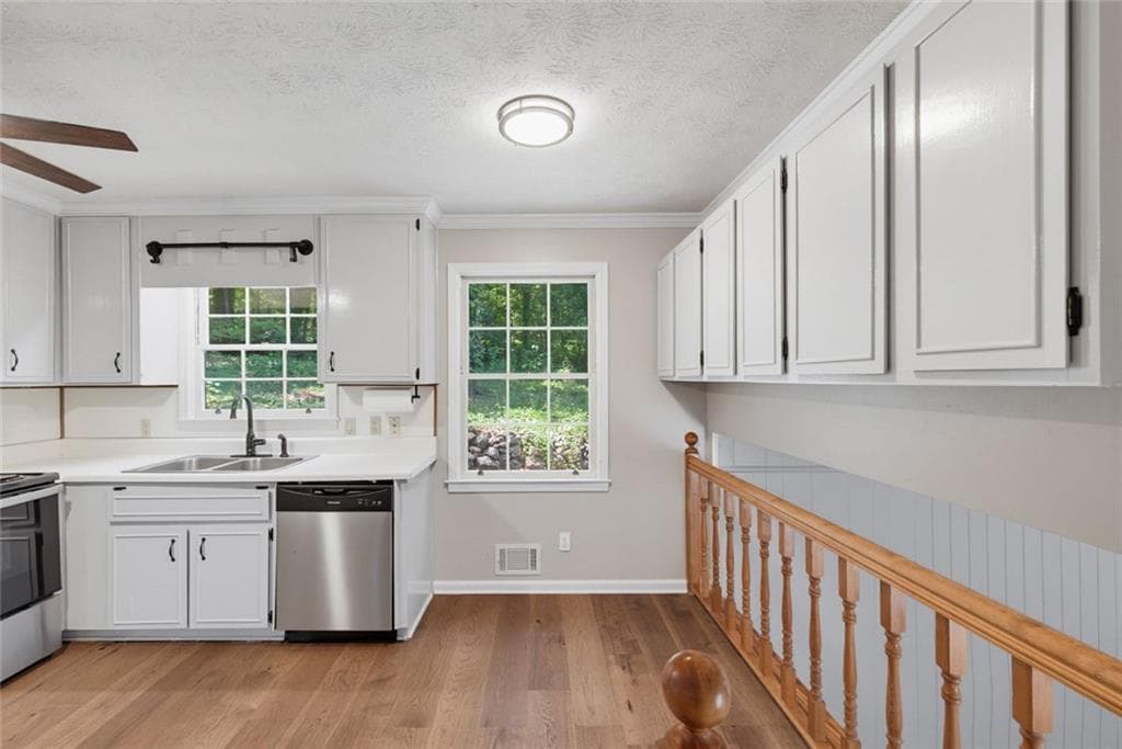 3 bedroom, 2 bathroom, 1,830 sq ft single family residence for sale at 2845 Wood Forest, Marietta, GA 30066 — photo 6