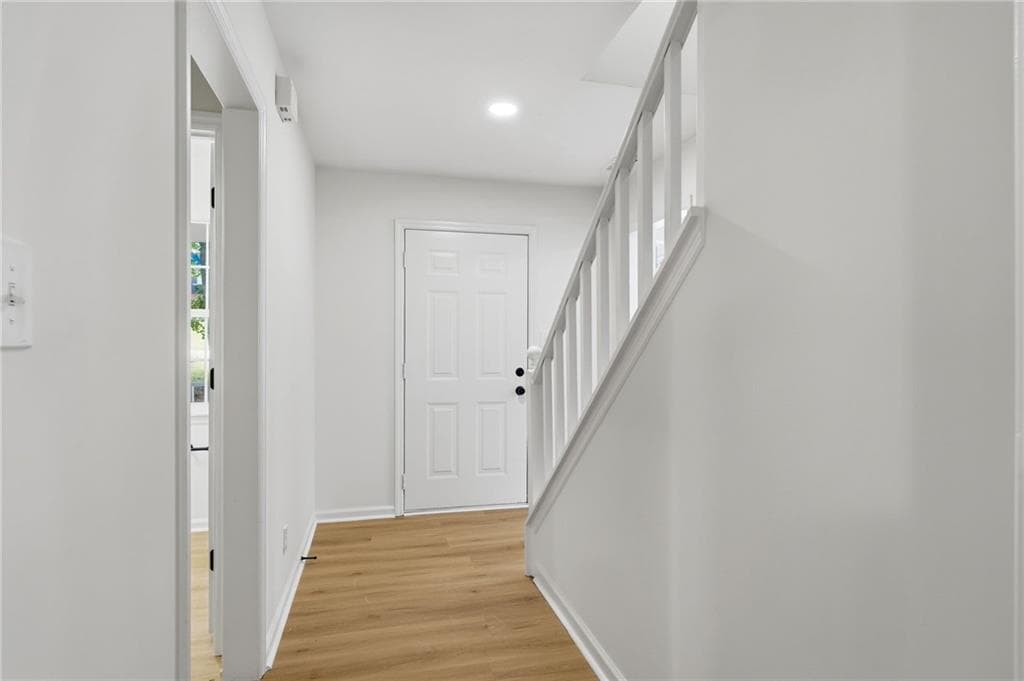 3 bedroom, 3 bathroom, 2,240 sq ft single family residence for sale at 2772 Arctic Court, Morrow, GA 30260 — photo 9