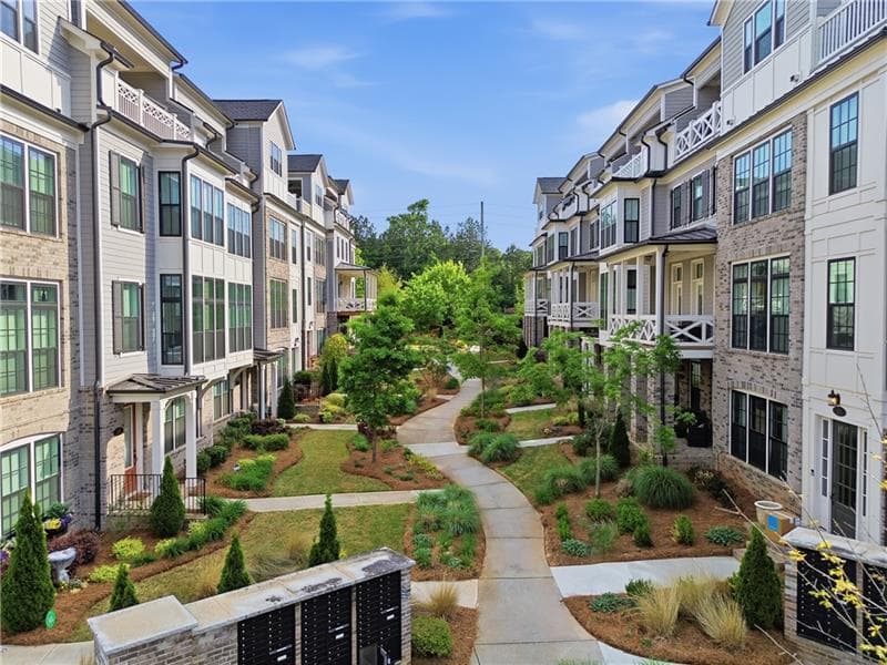 4 bedroom, 5 bathroom, 3,125 sq ft townhouse for sale at 327 Concord Street, Alpharetta, GA 30009 — photo 2