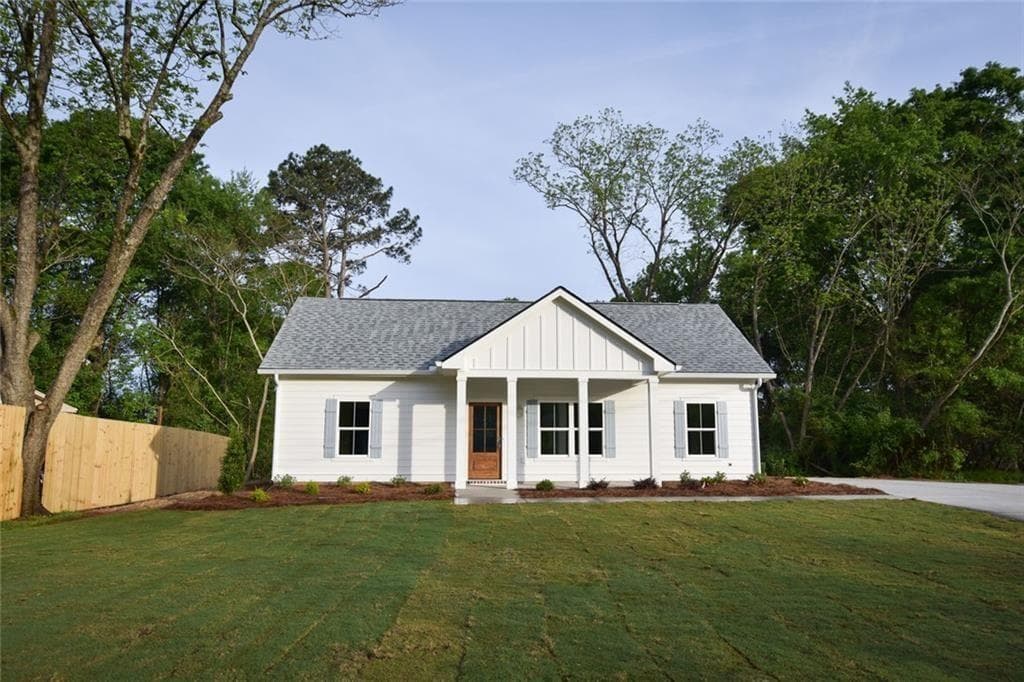 3 bedroom, 2 bathroom, 1,008 sq ft single family residence for sale at 1070 Moreland Drive, Watkinsville, GA 30677