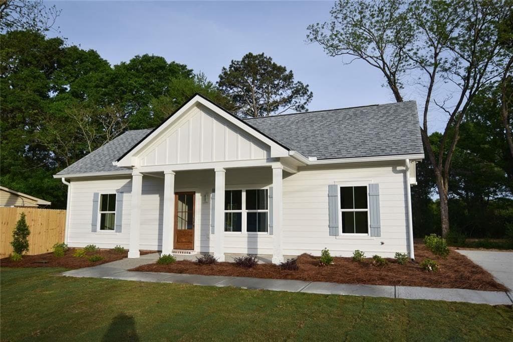 3 bedroom, 2 bathroom, 1,008 sq ft single family residence for sale at 1070 Moreland Drive, Watkinsville, GA 30677 — photo 2
