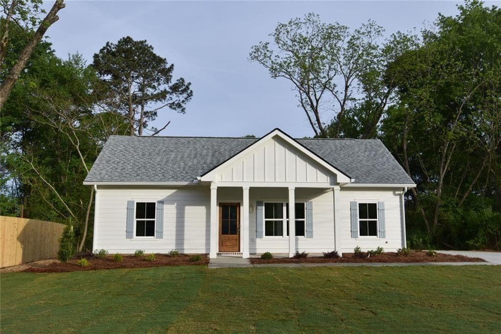 3 bedroom, 2 bathroom, 1,008 sq ft single family residence for sale at 1070 Moreland Drive, Watkinsville, GA 30677 — photo 3