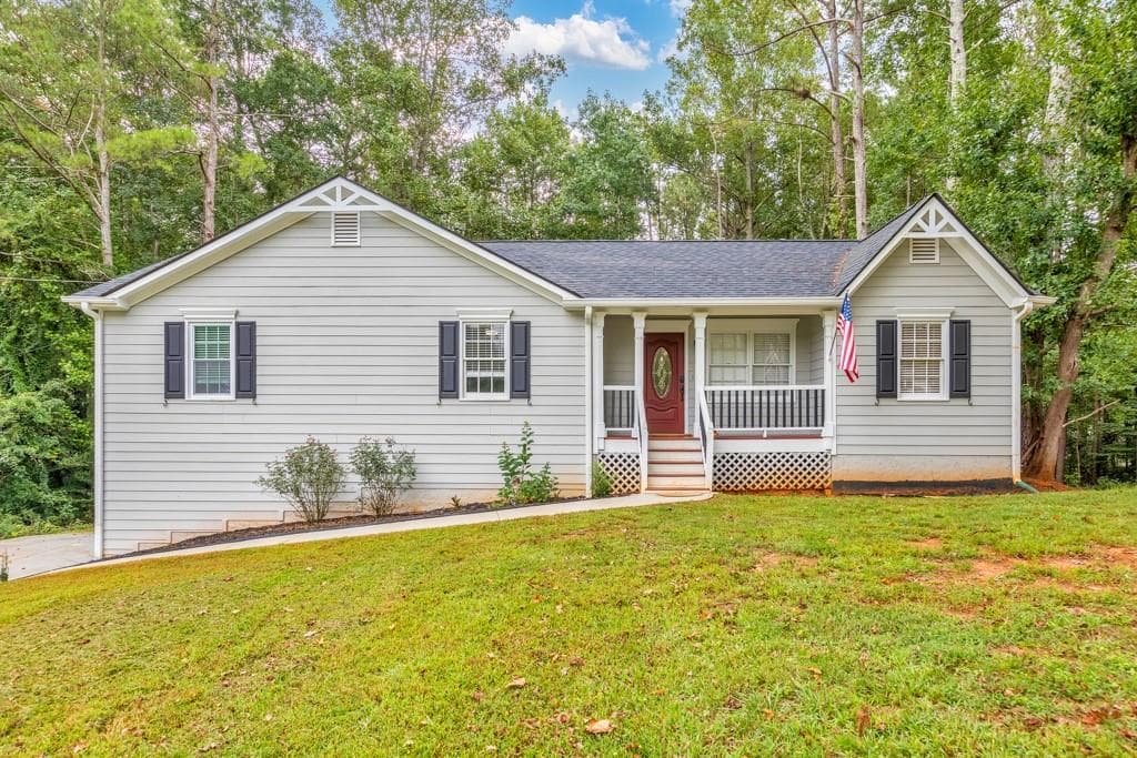 3 bedroom, 2 bathroom, 2,582 sq ft single family residence for sale at 29 Indian Creek Lane, Powder Springs, GA 30127 — photo 1 of 38