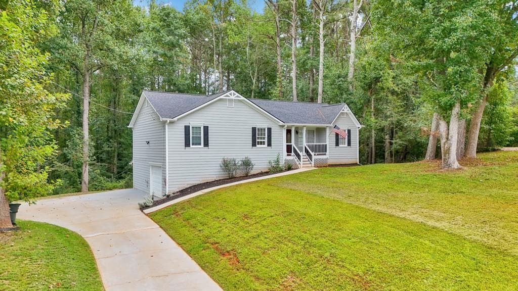 3 bedroom, 2 bathroom, 2,582 sq ft single family residence for sale at 29 Indian Creek Lane, Powder Springs, GA 30127 — photo 2