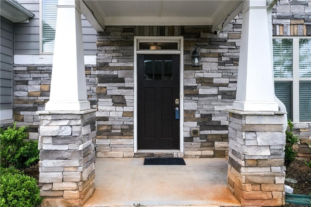 5 bedroom, 4 bathroom, 3,228 sq ft single family residence for sale at 947 Halletts Peak Place, Lawrenceville, GA 30044 — photo 3
