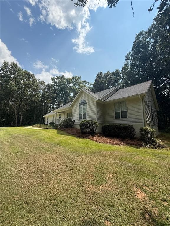 3 bedroom, 2 bathroom, 1,612 sq ft single family residence for sale at 4402 Nub Garland Road, Toccoa, GA 30577 — photo 2