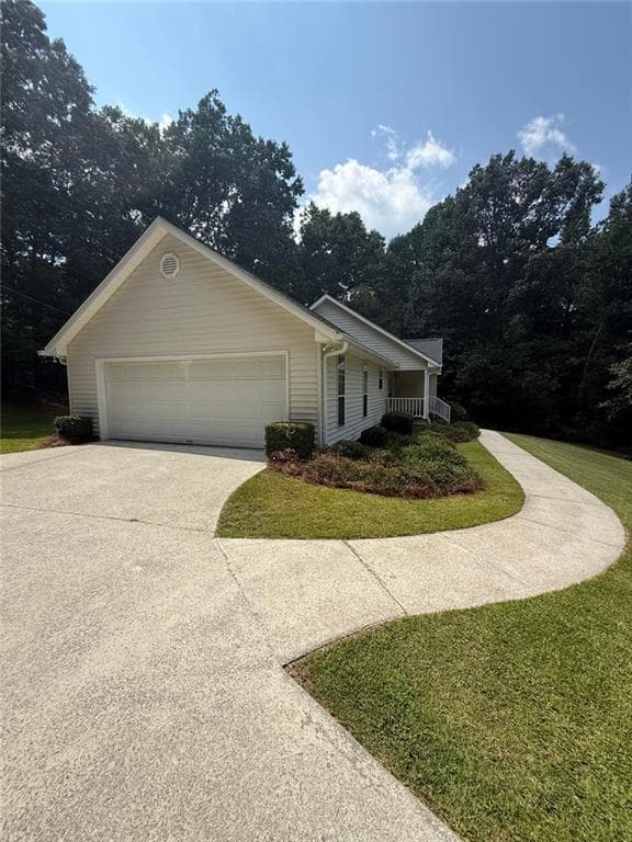 3 bedroom, 2 bathroom, 1,612 sq ft single family residence for sale at 4402 Nub Garland Road, Toccoa, GA 30577 — photo 4