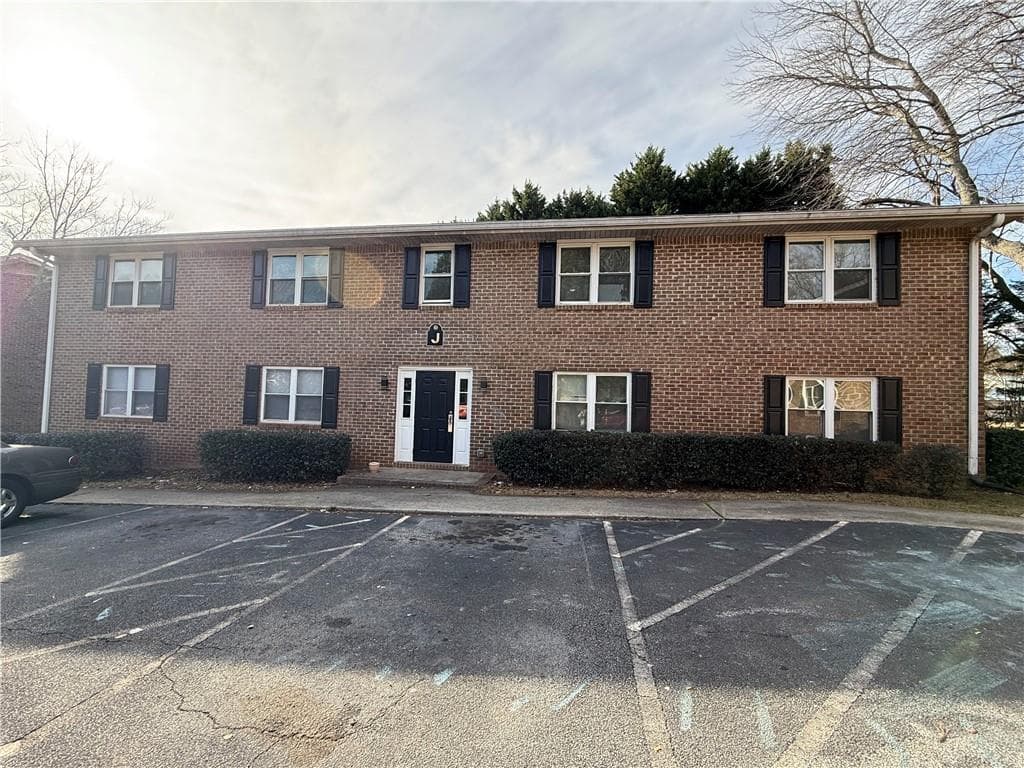 2 bedroom, 1 bathroom, 986 sq ft quadruplex for rent at 393 Stone Mountain Street, Lawrenceville, GA 30046 for $1,400 a month — photo 1 of 8