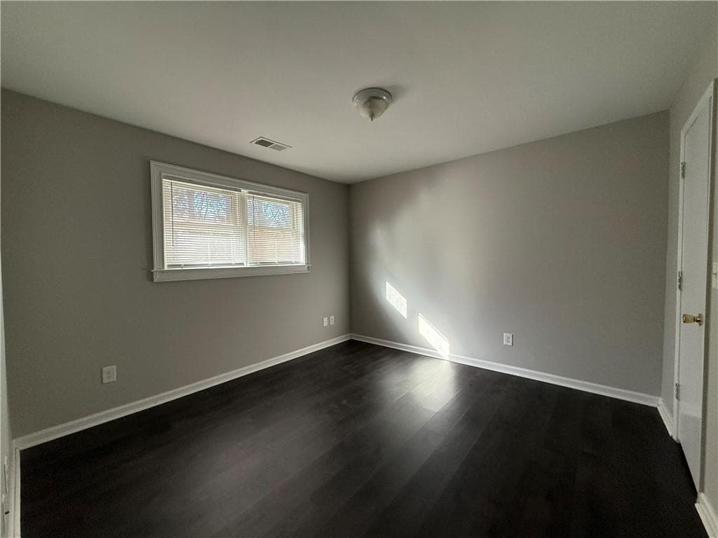 2 bedroom, 1 bathroom, 986 sq ft quadruplex for rent at 393 Stone Mountain Street, Lawrenceville, GA 30046 for $1,400 a month — photo 5