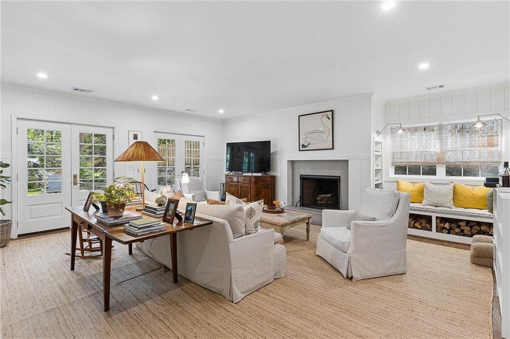 4 bedroom, 3 bathroom, 2,176 sq ft single family residence for sale at 708 Forrest Trail, Atlanta, GA 30318 — photo 7