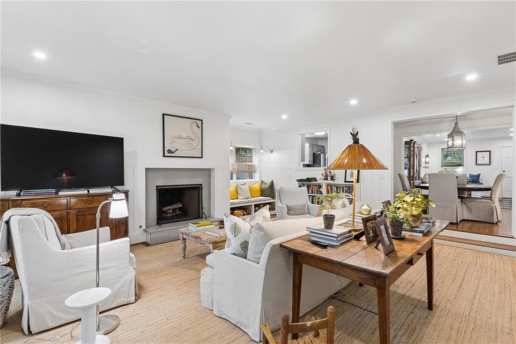4 bedroom, 3 bathroom, 2,176 sq ft single family residence for sale at 708 Forrest Trail, Atlanta, GA 30318 — photo 8