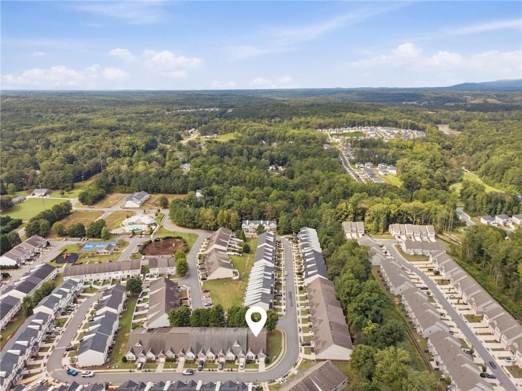 3 bedroom, 3 bathroom, 2,028 sq ft townhouse for sale at 135 Riley Circle, Dawsonville, GA 30534 — photo 3
