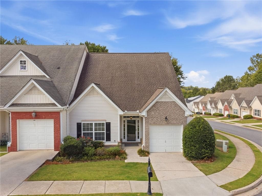 3 bedroom, 3 bathroom, 2,028 sq ft townhouse for sale at 135 Riley Circle, Dawsonville, GA 30534 — photo 6