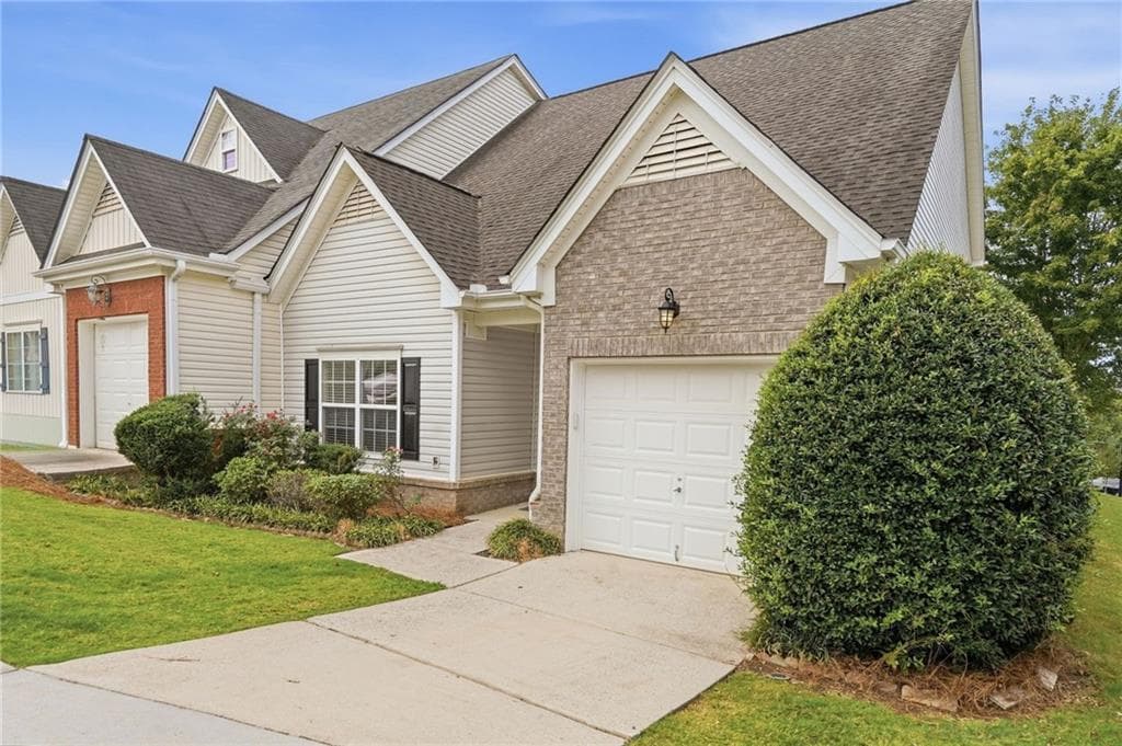 3 bedroom, 3 bathroom, 2,028 sq ft townhouse for sale at 135 Riley Circle, Dawsonville, GA 30534 — photo 7