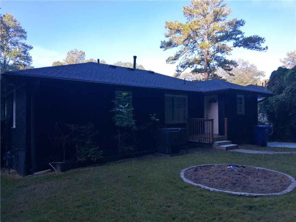3 bedroom, 1 bathroom, 1,100 sq ft single family residence for sale at 2028 Wells Drive, Atlanta, GA 30311 — photo 2