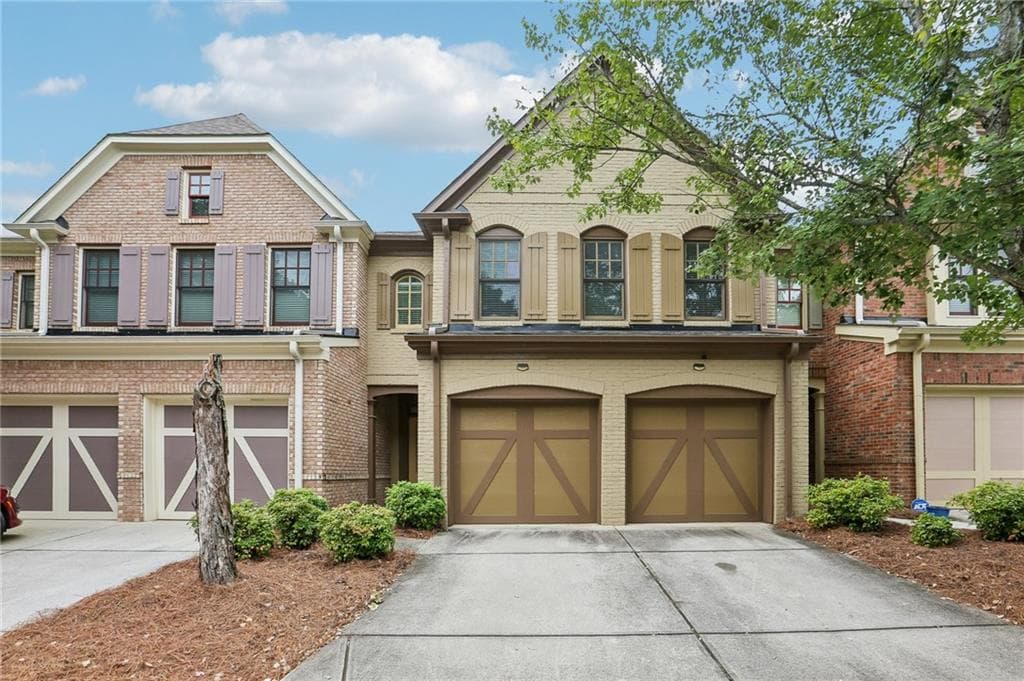 3 bedroom, 3 bathroom, 1,709 sq ft townhouse for sale at 1370 Winshire Cove, Alpharetta, GA 30004