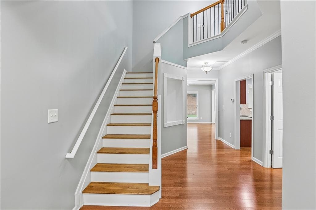 3 bedroom, 3 bathroom, 1,709 sq ft townhouse for sale at 1370 Winshire Cove, Alpharetta, GA 30004 — photo 2