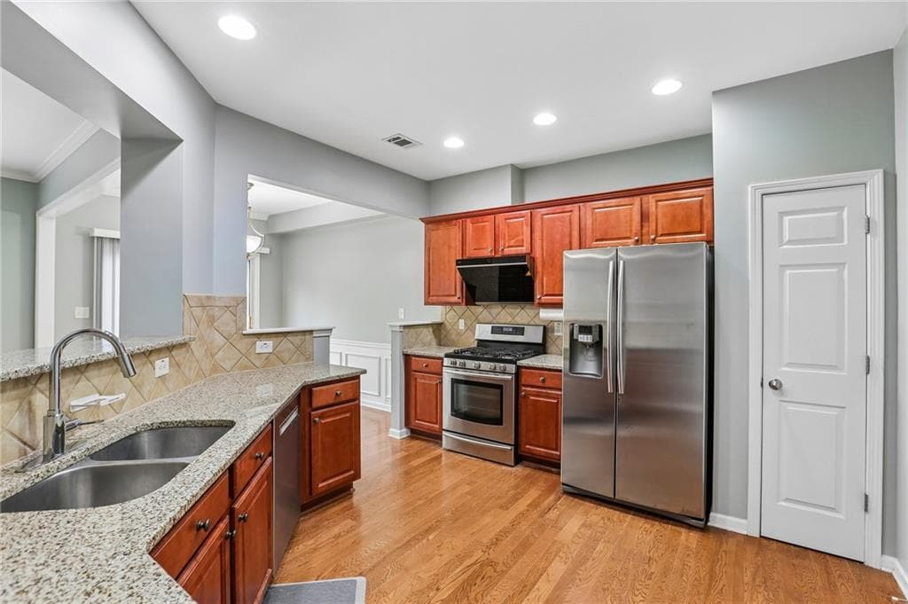 3 bedroom, 3 bathroom, 1,709 sq ft townhouse for sale at 1370 Winshire Cove, Alpharetta, GA 30004 — photo 8