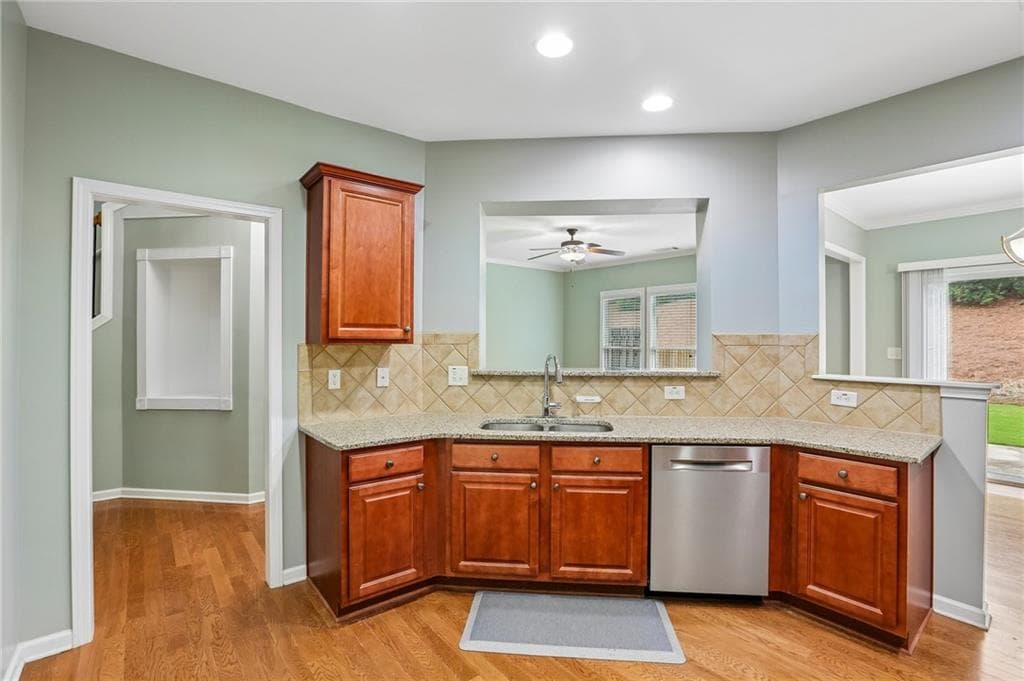 3 bedroom, 3 bathroom, 1,709 sq ft townhouse for sale at 1370 Winshire Cove, Alpharetta, GA 30004 — photo 9