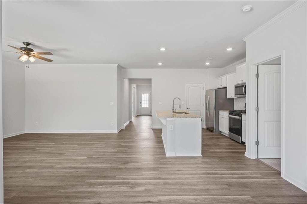 3 bedroom, 2 bathroom, 2,035 sq ft single family residence for sale at 61 Majestic Oak Circle, Dallas, GA 30132 — photo 5