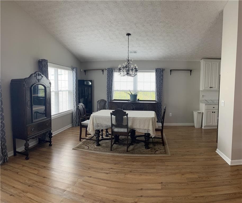 2 bedroom, 2 bathroom, 1,605 sq ft single family residence for sale at 804 Village Place, Loganville, GA 30052 — photo 6