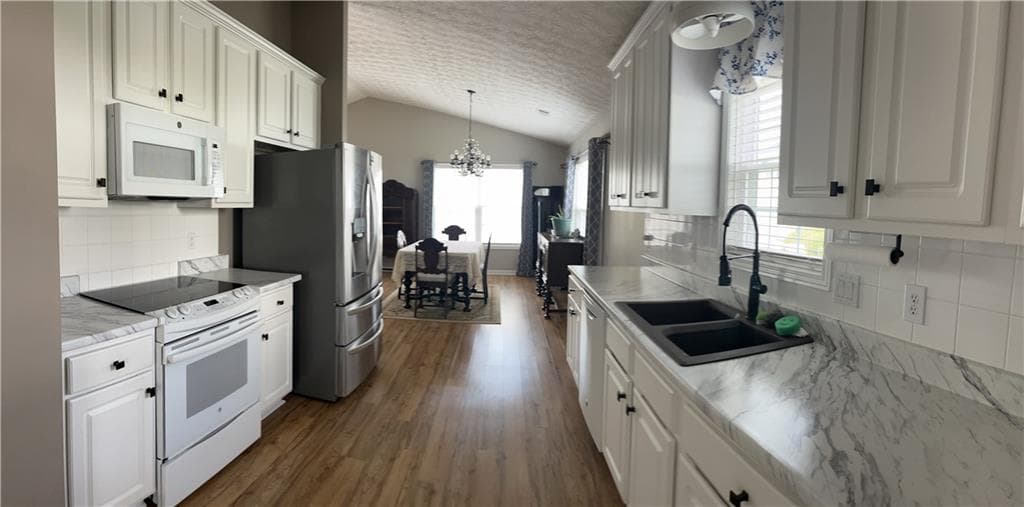 2 bedroom, 2 bathroom, 1,605 sq ft single family residence for sale at 804 Village Place, Loganville, GA 30052 — photo 10