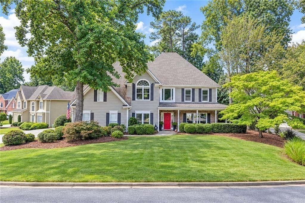 5 bedroom, 3 bathroom, 3,482 sq ft single family residence for sale at 5715 N Hillbrooke Trace, Johns Creek, GA 30005 — photo 2