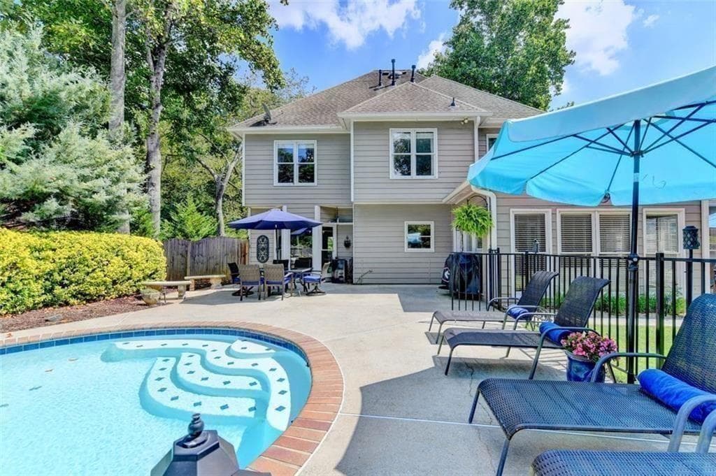 5 bedroom, 3 bathroom, 3,482 sq ft single family residence for sale at 5715 N Hillbrooke Trace, Johns Creek, GA 30005 — photo 8