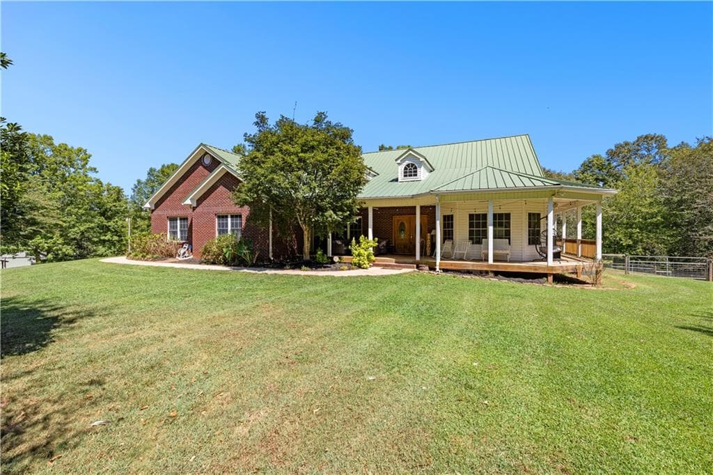 5 bedroom, 7 bathroom, 3,095 sq ft single family residence for sale at 380 Day Street, Molena, GA 30258