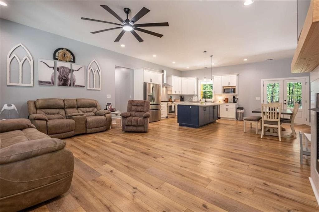 3 bedroom, 3 bathroom, 1,750 sq ft single family residence for sale at 392 Terhune Road, Rome, GA 30161 — photo 4