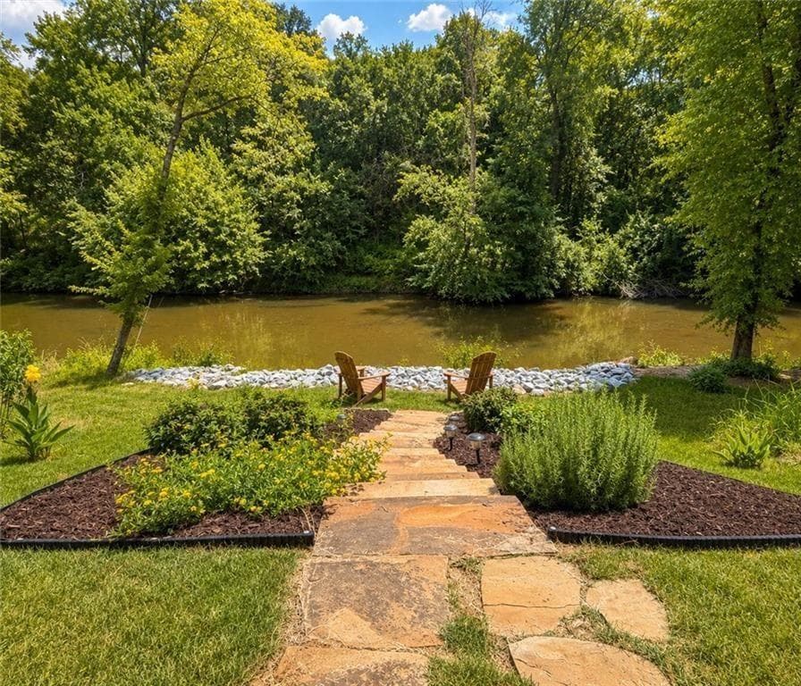 6 bedroom, 6 bathroom, 4,686 sq ft single family residence for sale at 105 Chase Lane, Forsyth, GA 31029