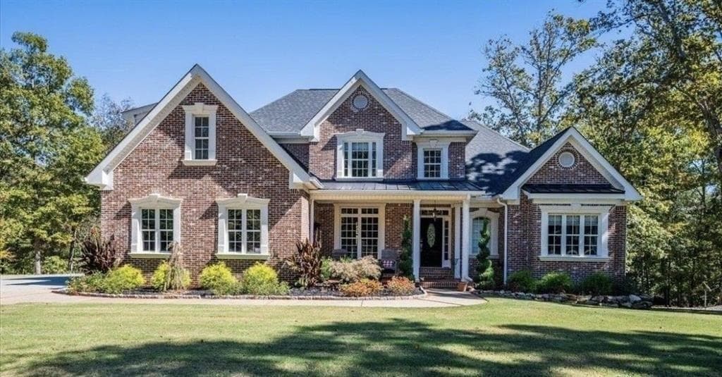 6 bedroom, 6 bathroom, 4,686 sq ft single family residence for sale at 105 Chase Lane, Forsyth, GA 31029 — photo 2