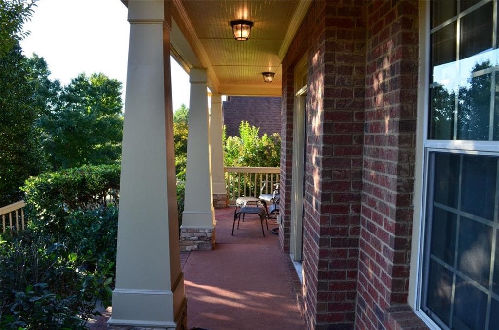 5 bedroom, 4 bathroom, 3,057 sq ft single family residence for sale at 5005 Heathcliff Way, Cumming, GA 30041 — photo 2