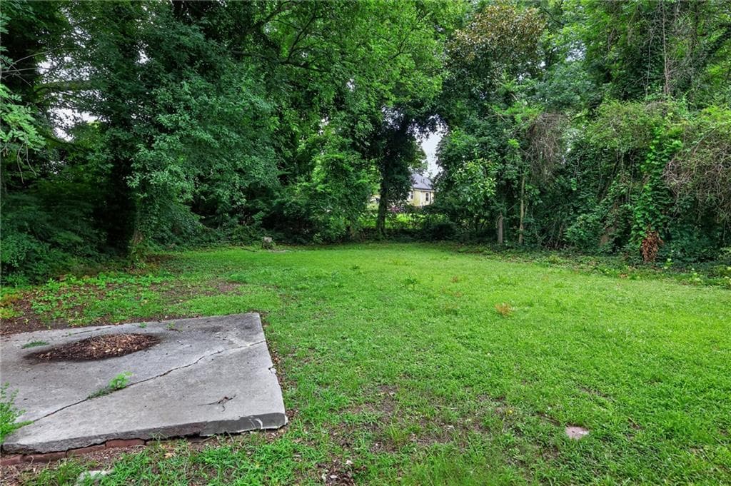 3 bedroom, 2 bathroom, 1,156 sq ft single family residence for sale at 2300 Dauphine Street, Atlanta, GA 30344 — photo 4