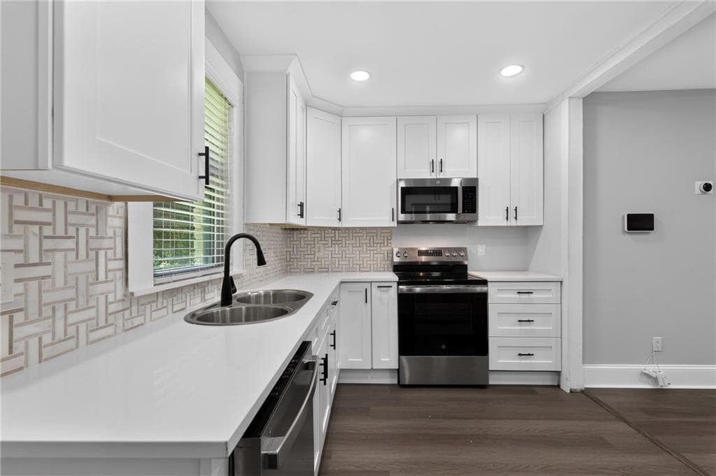 3 bedroom, 2 bathroom, 1,156 sq ft single family residence for sale at 2300 Dauphine Street, Atlanta, GA 30344 — photo 9