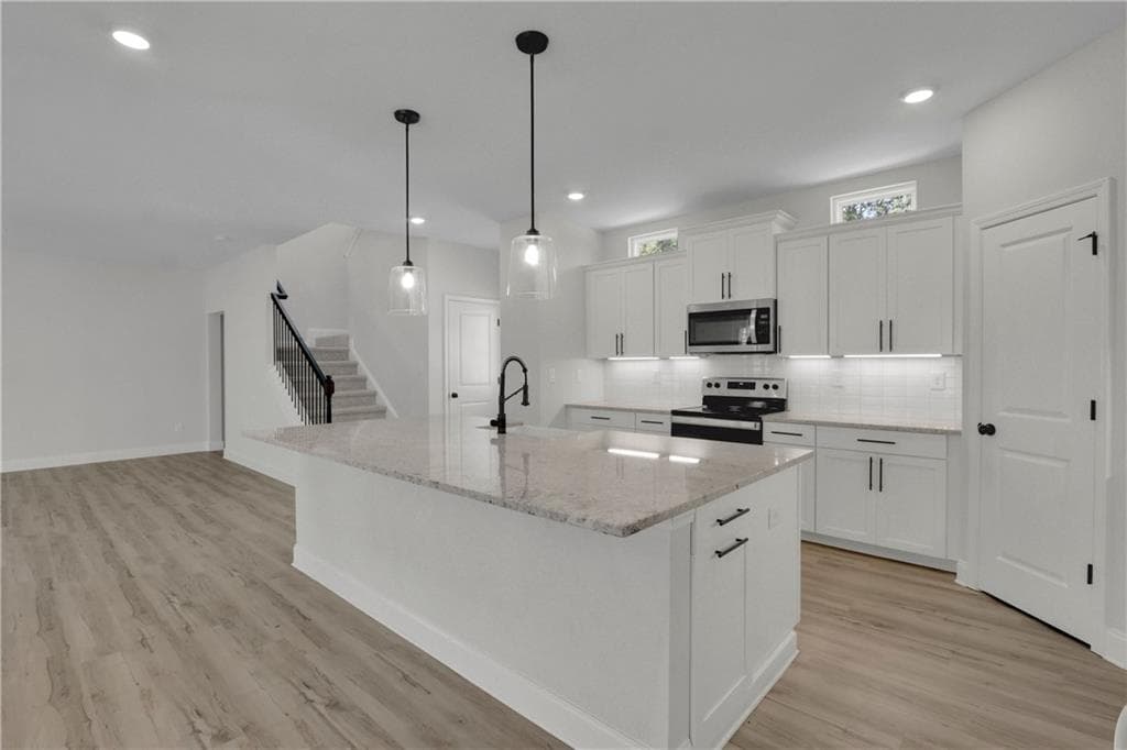 4 bedroom, 3 bathroom, 2,902 sq ft single family residence for sale at 3088 Lantana Way, Buford, GA 30519 — photo 8