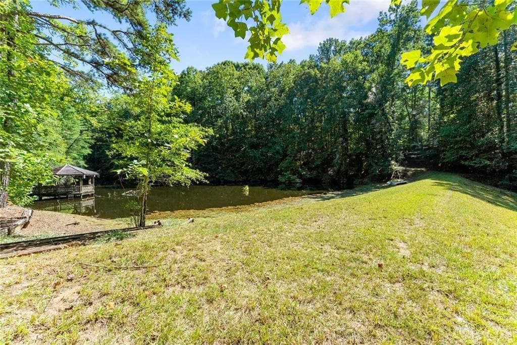 4 bedroom, 5 bathroom, 3,264 sq ft single family residence for sale at 901 Peachtree Cove, Demorest, GA 30535
