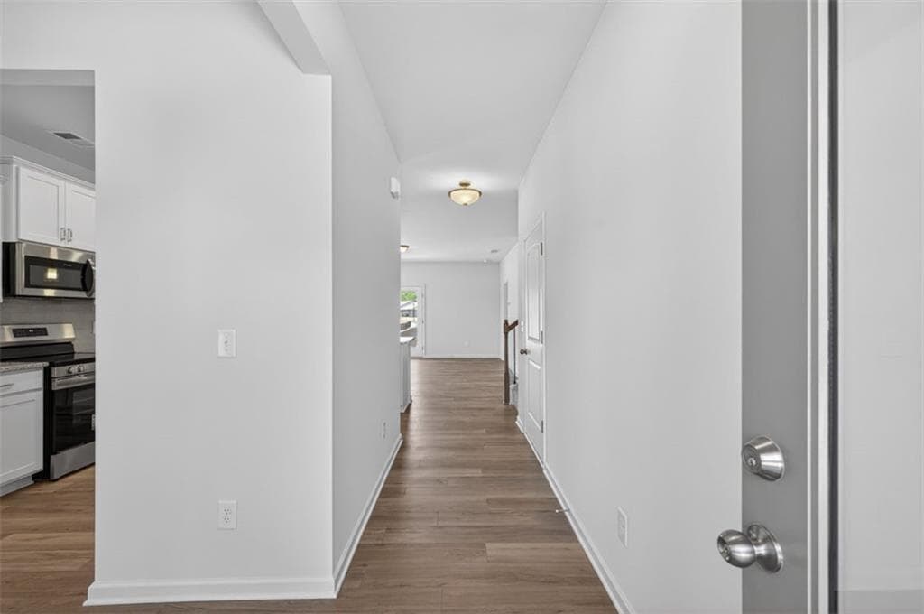 3 bedroom, 3 bathroom, 2,231 sq ft single family residence for sale at 709 Sinclair Lane, Temple, GA 30179 — photo 2