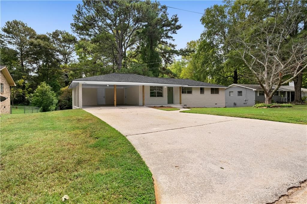 3 bedroom, 2 bathroom, 1,651 sq ft single family residence for sale at 10183 Starr Street, Covington, GA 30014 — photo 2