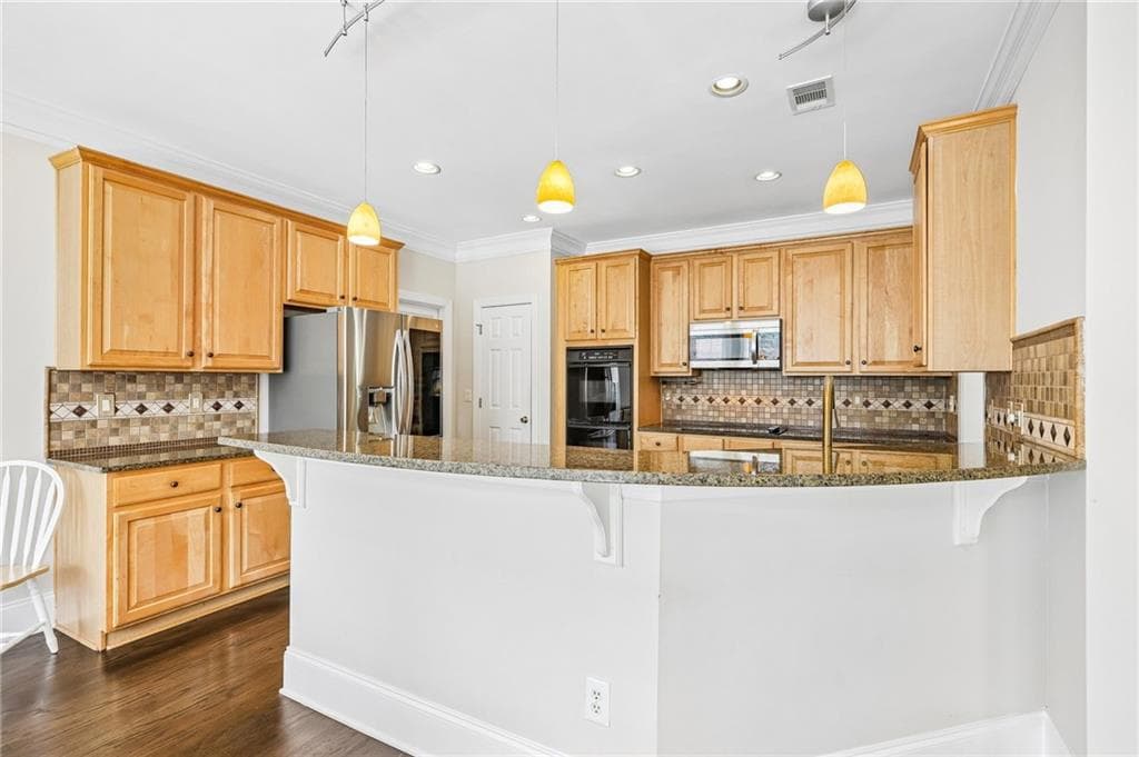 4 bedroom, 4 bathroom, 2,768 sq ft single family residence for sale at 3750 Highcroft Circle, Peachtree Corners, GA 30092 — photo 8