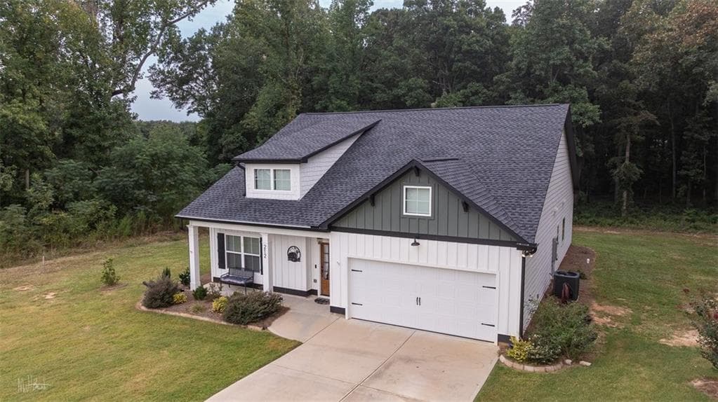 3 bedroom, 3 bathroom, 1,705 sq ft single family residence for sale at 212 Live Oak Lane, Comer, GA 30629 — photo 2