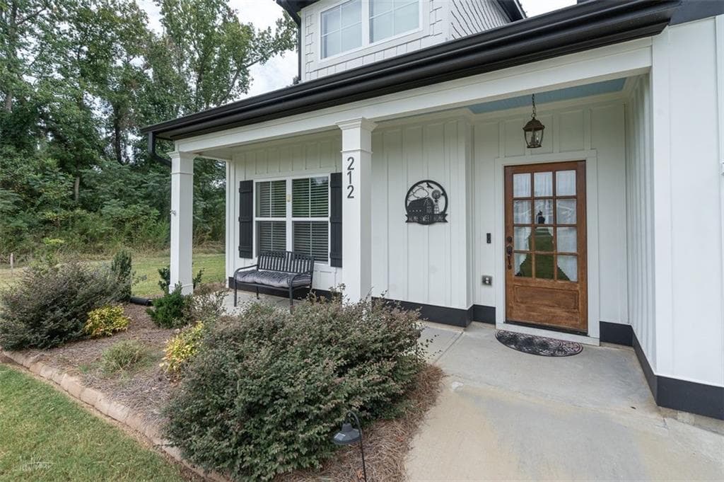 3 bedroom, 3 bathroom, 1,705 sq ft single family residence for sale at 212 Live Oak Lane, Comer, GA 30629 — photo 5
