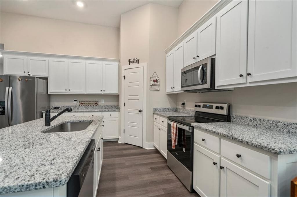 3 bedroom, 3 bathroom, 1,705 sq ft single family residence for sale at 212 Live Oak Lane, Comer, GA 30629 — photo 7
