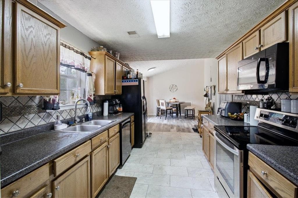 3 bedroom, 2 bathroom, 1,484 sq ft single family residence under contract at 306 Ponderosa Tr, Jackson, GA 30233 — photo 8