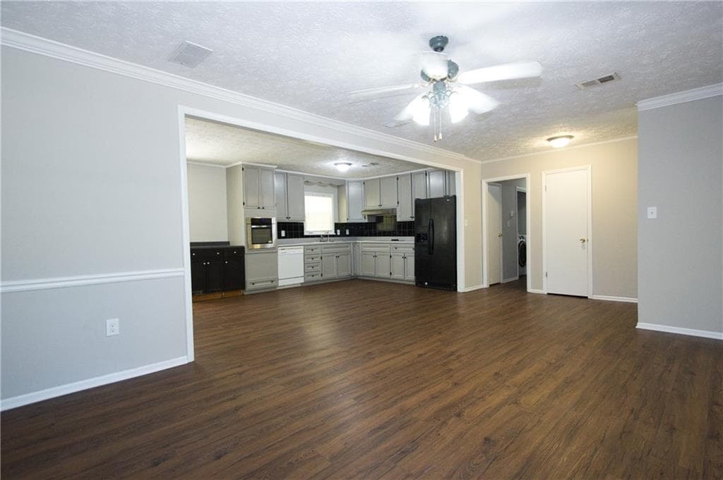 3 bedroom, 2 bathroom, 1,520 sq ft single family residence for rent at 3720 Sunny Hill Drive, Loganville, GA 30052 for $1,800 a month — photo 5