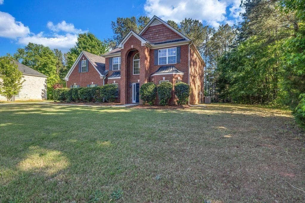 5 bedroom, 4 bathroom, 4,036 sq ft single family residence under contract at 142 Nobility Lane, Mcdonough, GA 30252 — photo 2