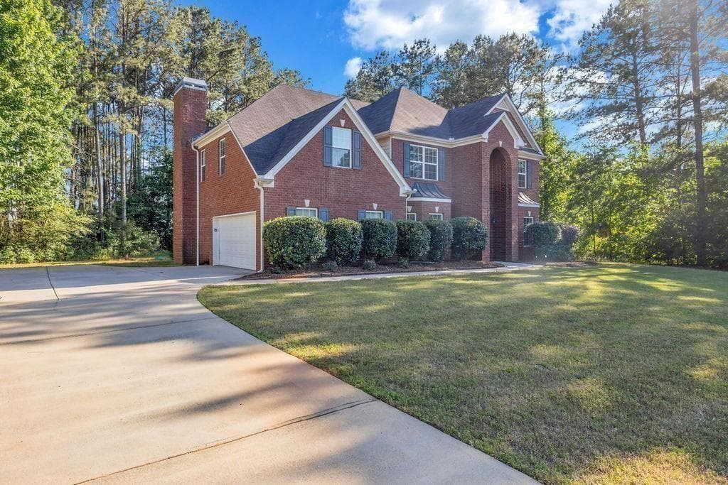 5 bedroom, 4 bathroom, 4,036 sq ft single family residence under contract at 142 Nobility Lane, Mcdonough, GA 30252 — photo 3